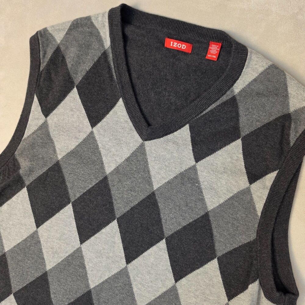 Izod Mens Diamond Patterned Sweater Vest L ( description) V-neck Pullover Preppy